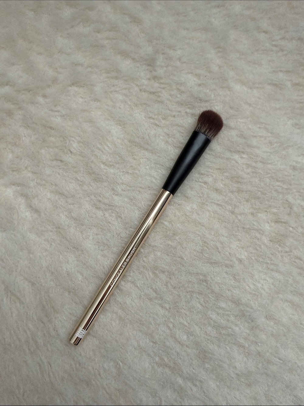 MAKE Beauty concealer brush